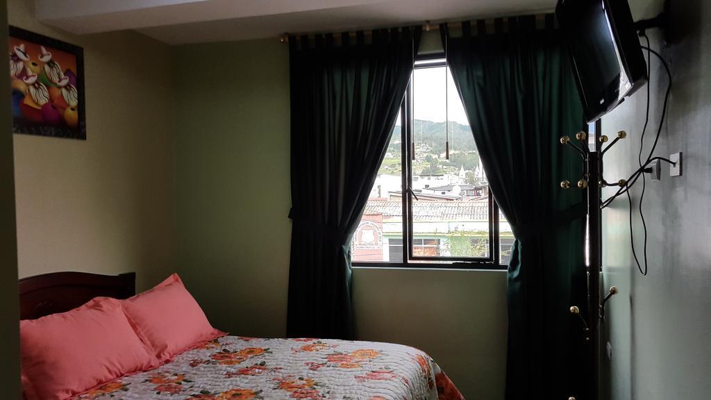 Hostal Los Lirios Loja Extérieur photo