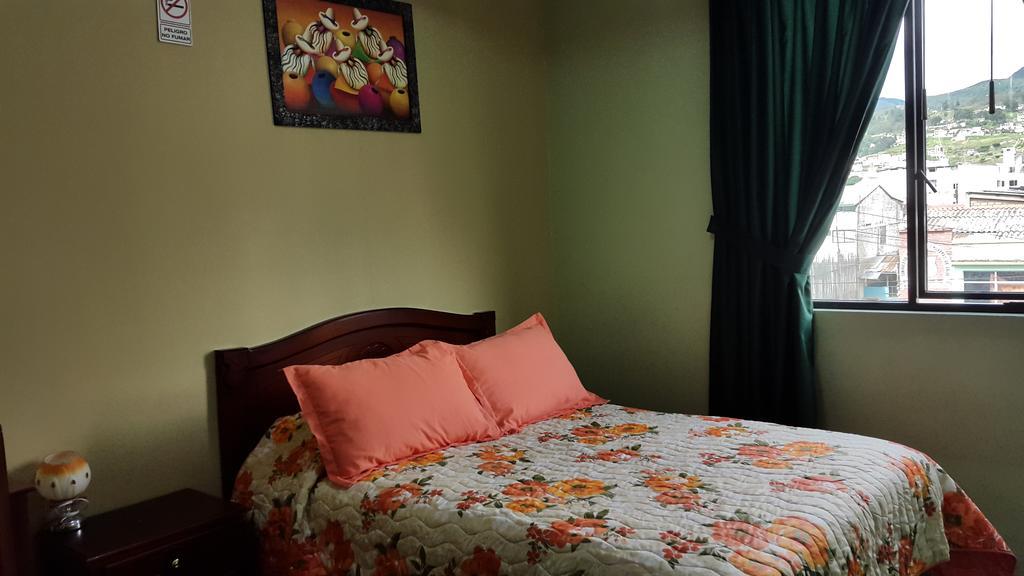 Hostal Los Lirios Loja Extérieur photo